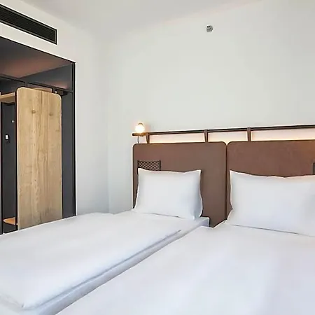 H2 Budapest