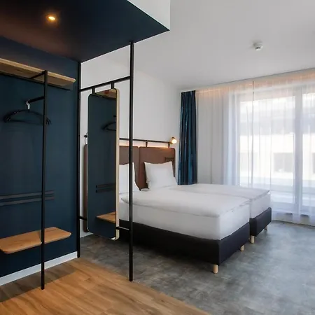 H2 Hotell 3*